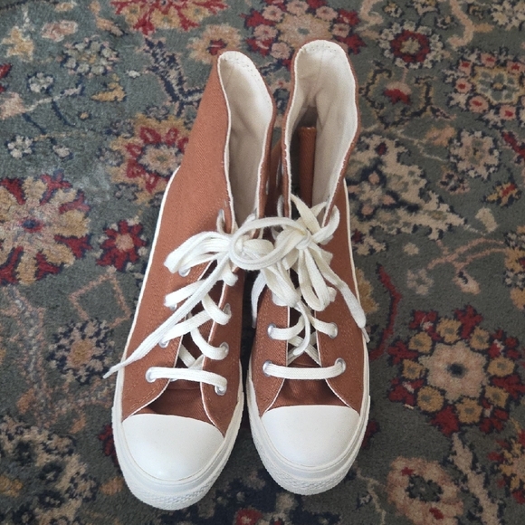 Converse Women's Heeled Boots - Tan and White - Picture 4 of 10